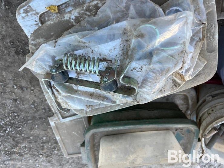 pallet-of-fencing-materials-image-19