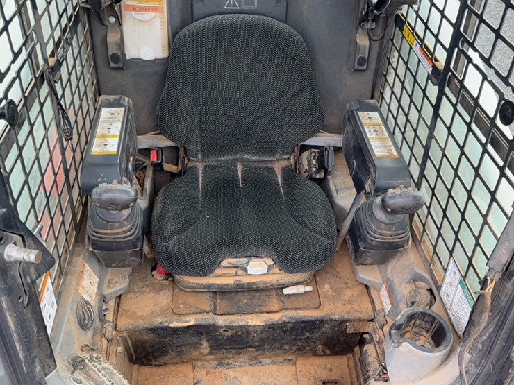 2021-bobcat-t770-image-15