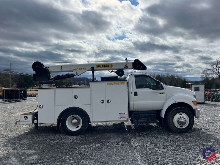 2013-ford-f750-image-5