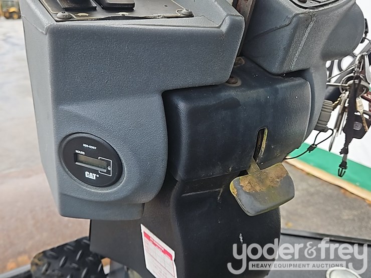 2013-caterpillar-cs44-image-29