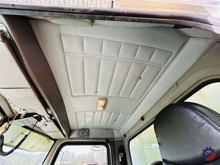 2007-peterbilt-340-image-161