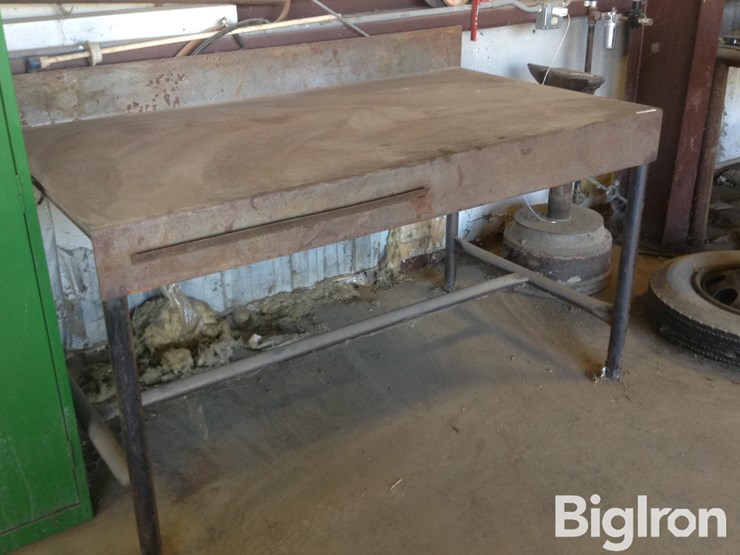 steel-work-table-image-3