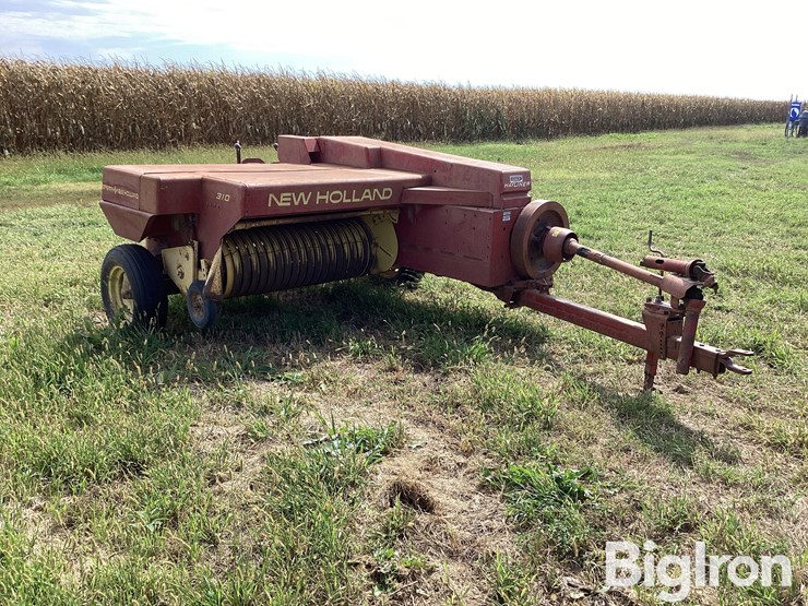 1978-new-holland-310-image-3