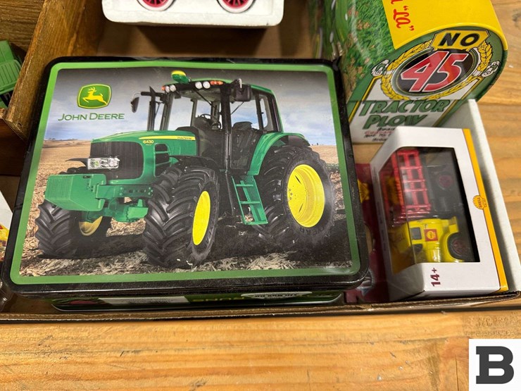 john-deere-metal-lunch-boxes,-toy-farm-equipment,-misc.-toys-image-2