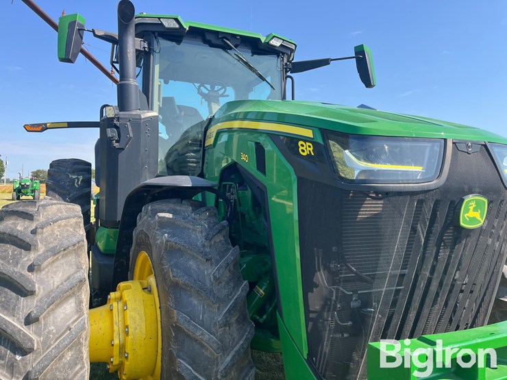 2020-john-deere-8r-340-image-17