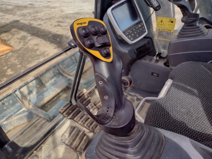 hyundai-hx140al-image-12