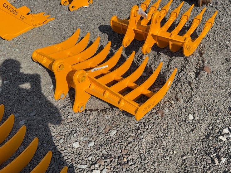 caterpillar-305-image-3