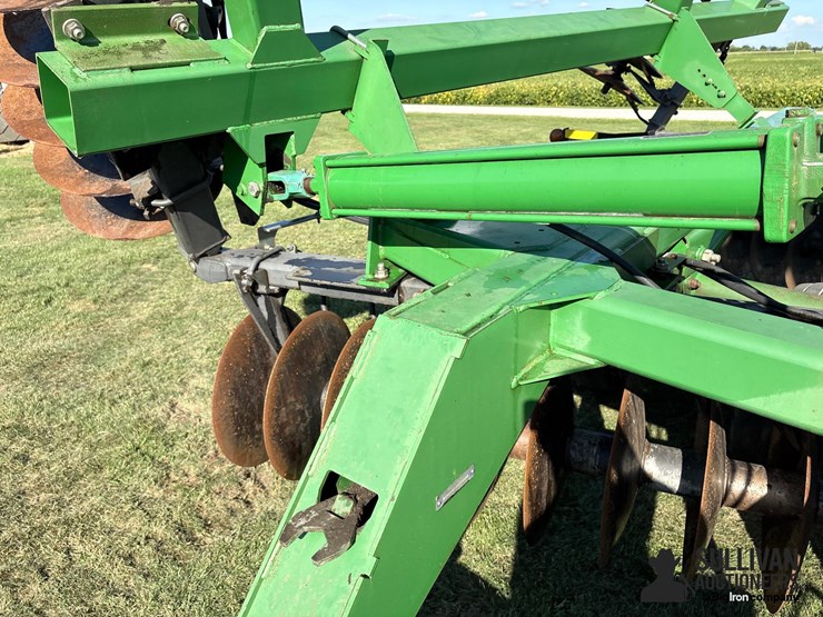 2010-john-deere-637-image-16