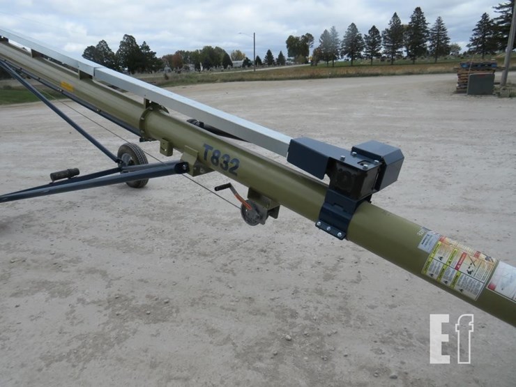 harvest-international-t832-image-3