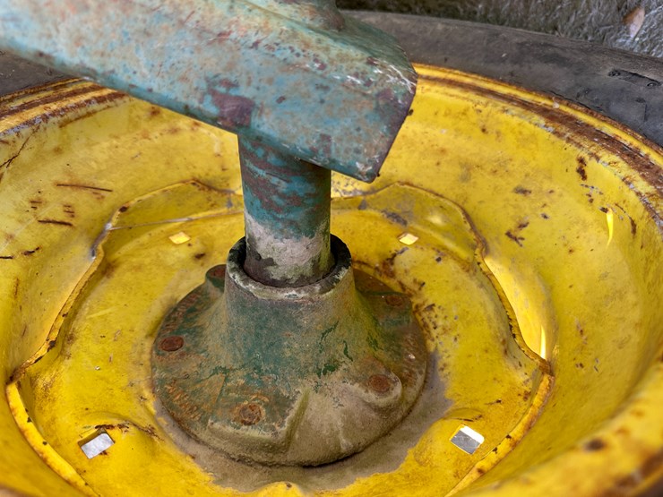 john-deere-724-image-12