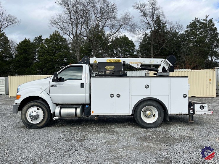 2013-ford-f750-image-2