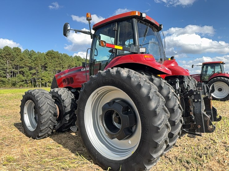 case-ih-magnum-335-image-3
