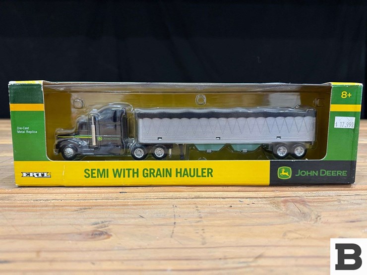 ertl-die-cast-metal-replica-grain-hauler-1:64-scale-image-2