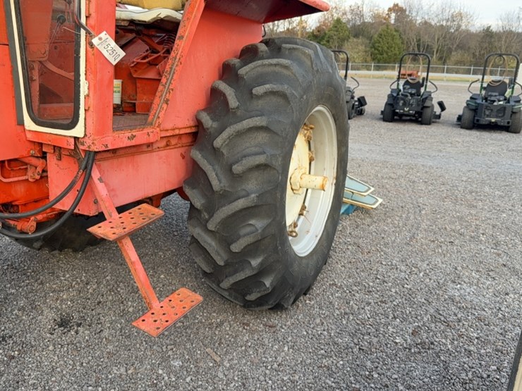 #3049-•-allis-chalmers-tractor-image-15