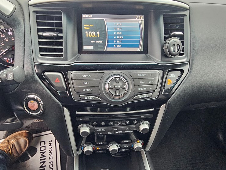 2013-nissan-pathfinder-image-35