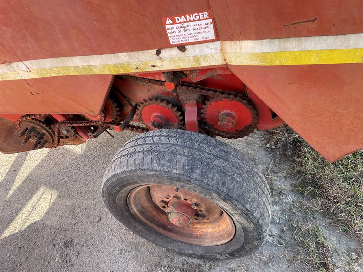 #1408-•-omc-596-roll-baler-image-11