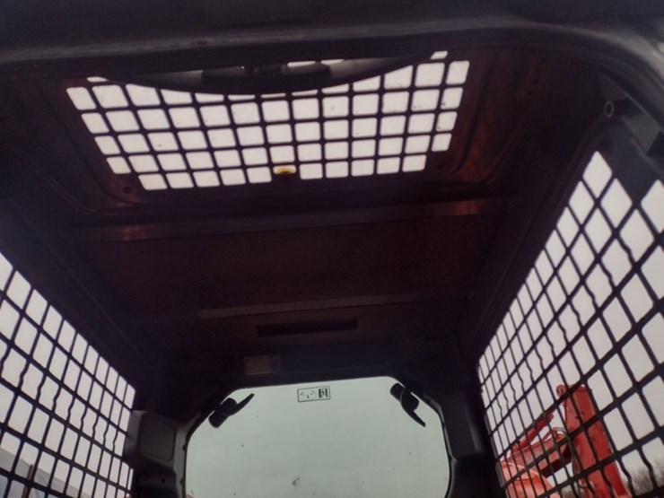 kubota-ssv75-image-12