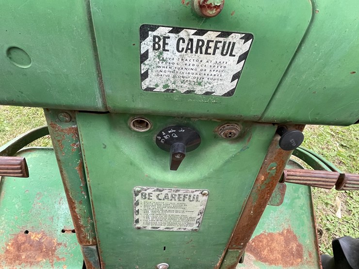 john-deere-4010-image-31