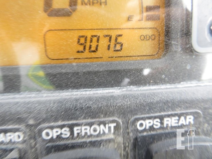 john-deere-gator-xuv-825i-image-12