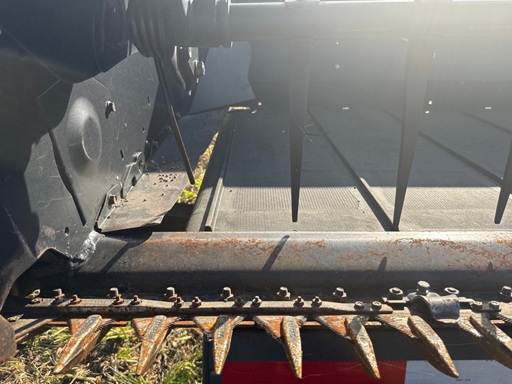 2014-macdon-40-foot-flex-draper-head----header-cart-not-included-image-39