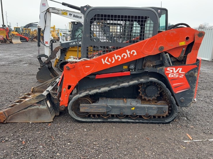 kubota-svl65-2-image-10