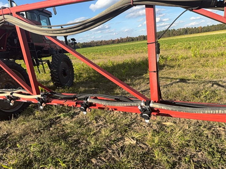 case-ih-3185-patriot-sprayer-image-24