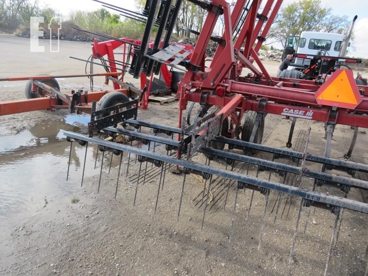 case-ih-4300-image-9