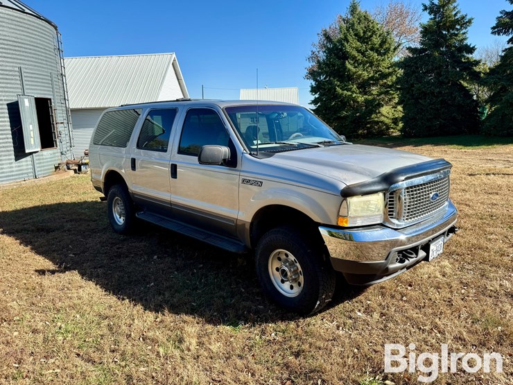 2003-ford-excursion-image-3