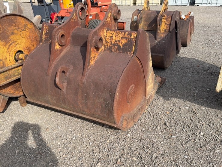 caterpillar-325-image-3