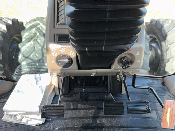 case-ih-magnum-335-image-115