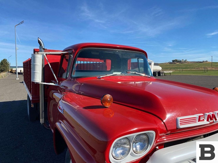 1959-gmc-370-bulk-agriculture-truck-image-10