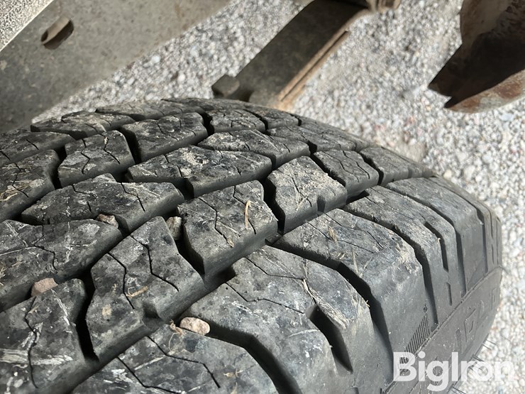 2014-ford-e250-image-18