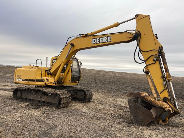 deere-160-lc-image-13