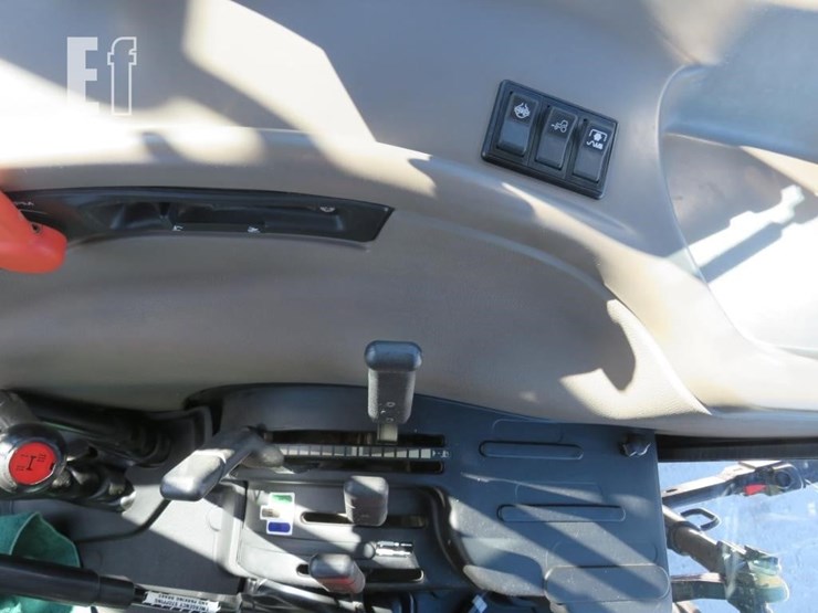 case-ih-farmall-105u-image-12