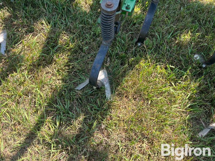 john-deere-845-image-9