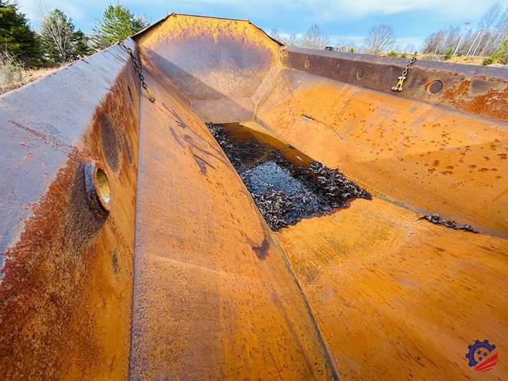 caterpillar-745-image-16