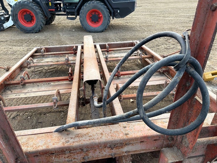 farmhand-square-bale-grabber-image-7