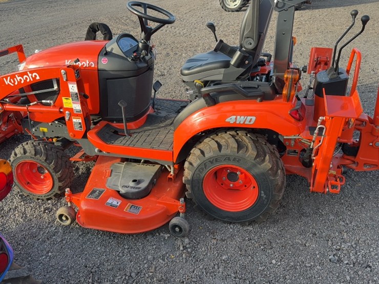 #3031-•-kubota-bx235-tractor-image-10