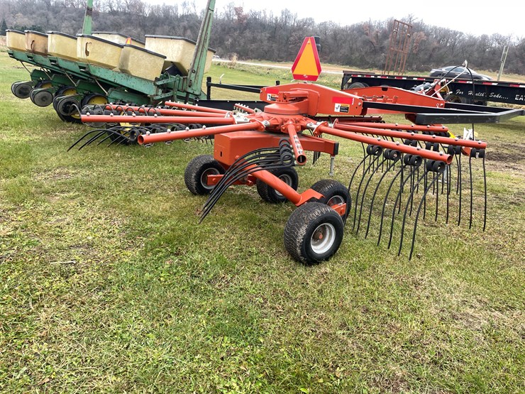 #1054-•-2025-pequea-rotary-rake-image-4