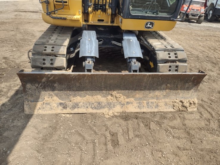 19-deere-135g-image-20