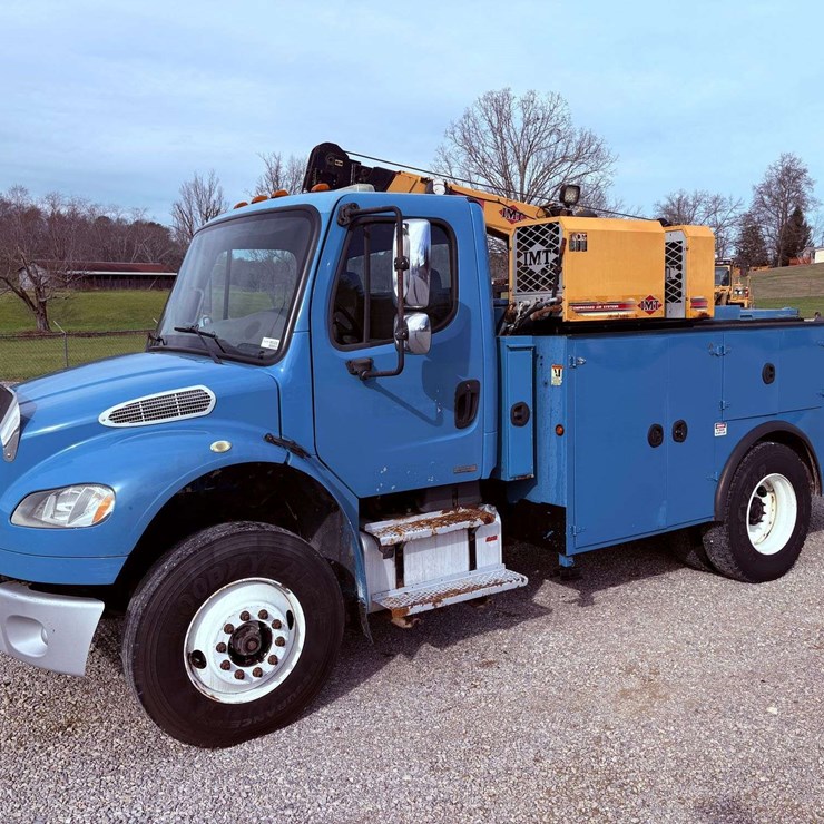 2009 FREIGHTLINER M2 106