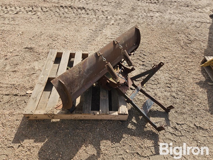 46"-blade-lawn-tractor-attachment-image-9