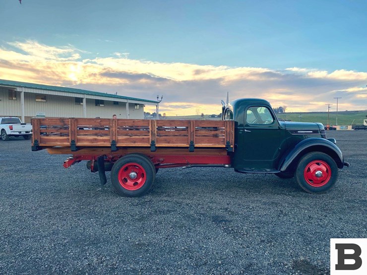 1940-international-d5-30-flatbed-truck-image-6