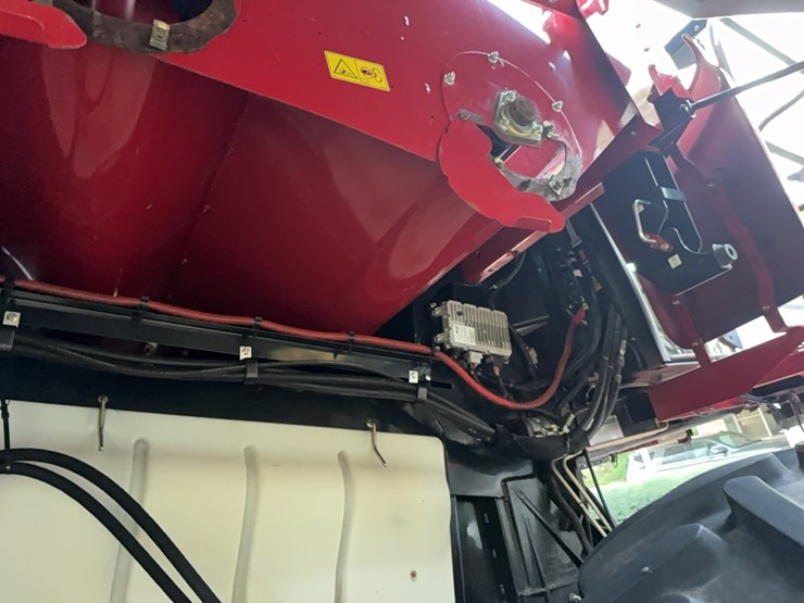 2018-case-ih-8240-image-115