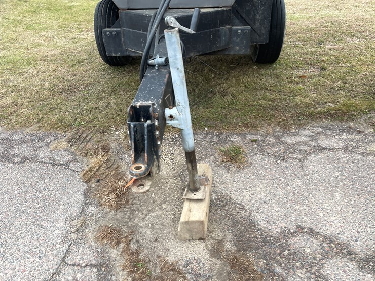 heil-trailer-image-4