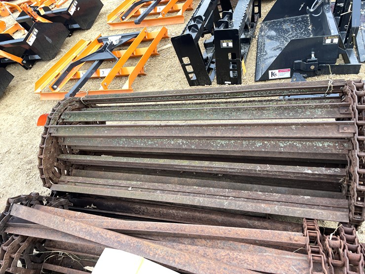 #1070-•-new-idea-manure-spreader-apron-image-6