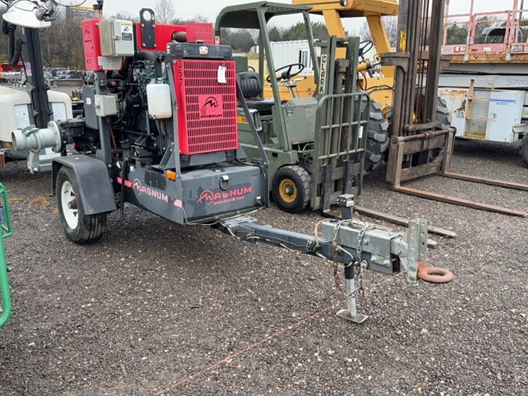 #2070-•-magnum-6"-towable-water-pump-image-2