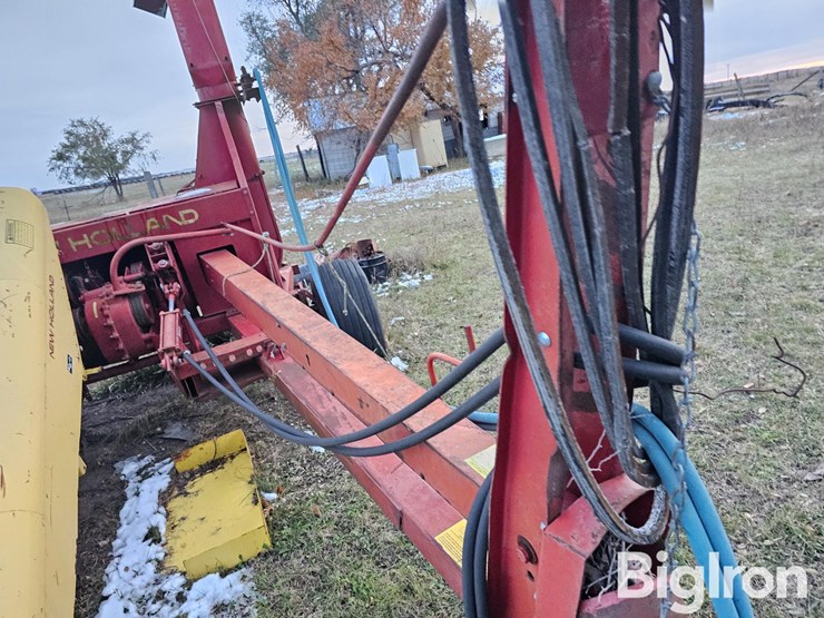 new-holland-890-image-12