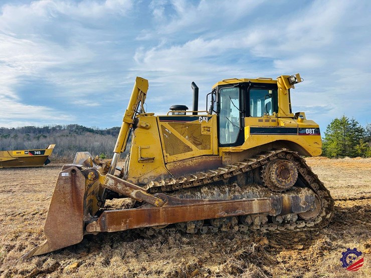2005-caterpillar-d8t-image-2