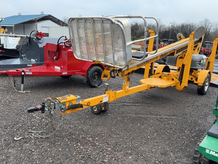 #2068-•-2018-haulotte-3632t-electric-towable-boom-lift-image-1